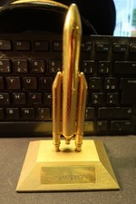 RARE: Maquette ARIANE ESPACE / ARIANE 5  (pas casque ou casquette général)