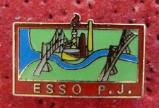 RARE PIN'S HUILE ESSO P.J