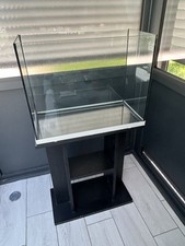 aquarium complet avec meuble