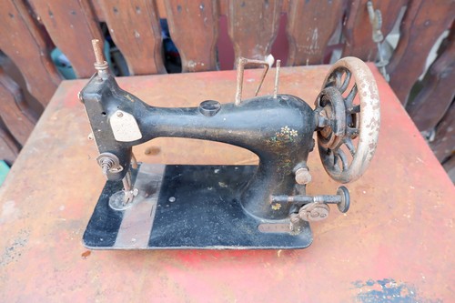 Machine coudre navette - a,