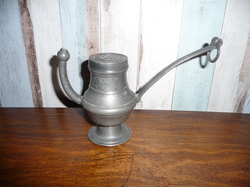 Lampe étain style - lampe, a
