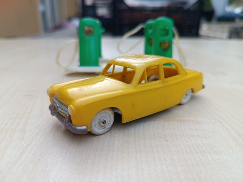 Peugeot 403 minialuxe jaune - 403,