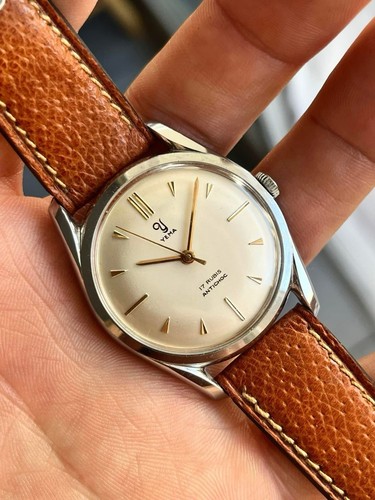 Montre yema neuve stock - neuve, de