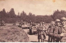 MILITARIA #MK41836 INFANTERIE AVEC SES CHENILLETTES