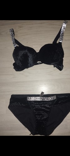 Ensemble lingerie noir velours