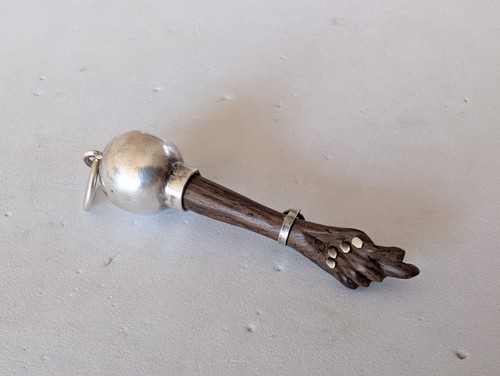 Ancien pednentif mano - ancien,
