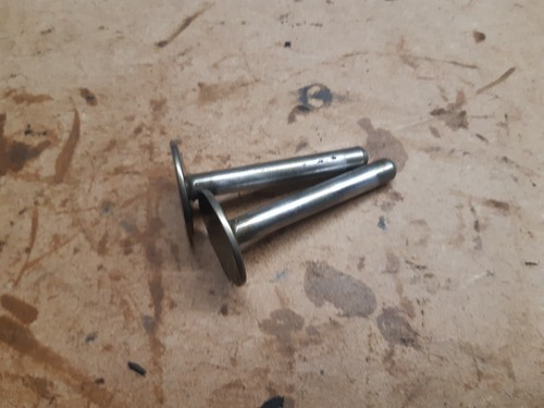 Poussoirs soupapes de - soupapes,