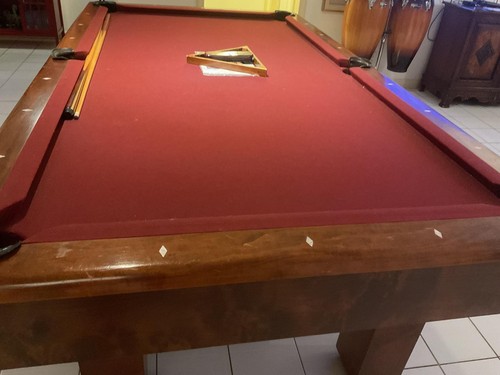 Connelly pool table with - pool,