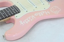 Squier by Fender HELLO KITTY