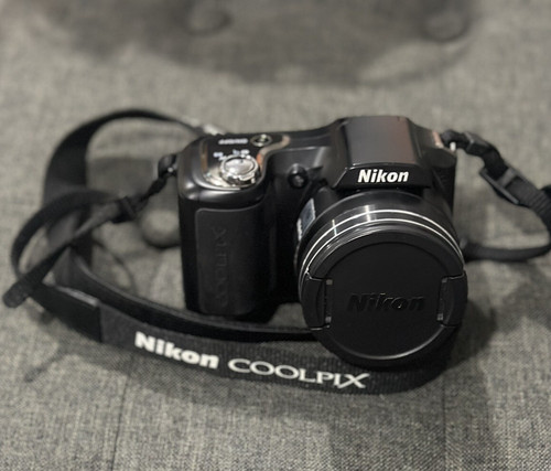Nikon coolpix l100 0mp - coolpix,
