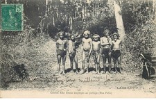 LAOS   HUA PAHN Coolies Khas-Kmous  employés au portage