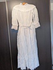 Robe de mariée vintage vers 1970/80?  transparente brodée avec sa couronne