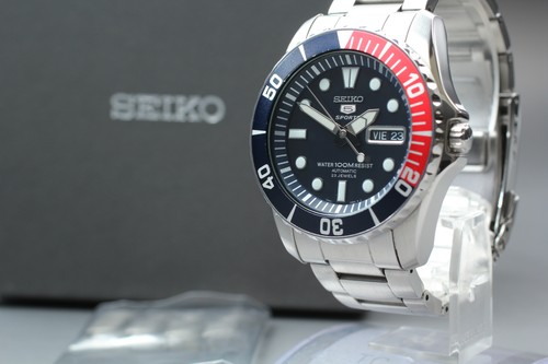 Presque comme neuve montre - [presque,
