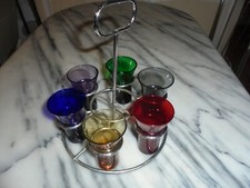 Verres liqueur couleur sur