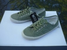 1 paire de basket kaki pour