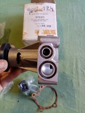 VOLVO 242/244 Pompe à eau