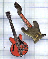Lot de 2 Pin's guitares