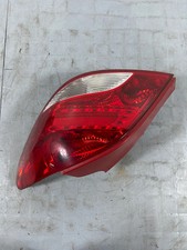 Feu arriere principal droit