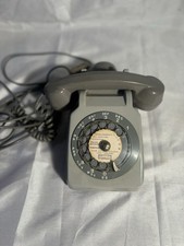 Téléphone mural ancien