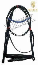 Bride de cheval en cuir de dressage avec bandeau chaîne bleue à 3 rangées.