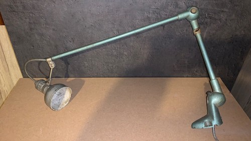 Ancienne lampe industrielle