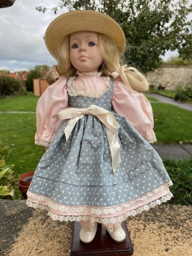 Poupee porcelaine mundia - porcelaine,