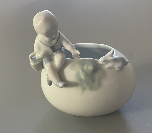 Petit vase rond - en, porcelaine