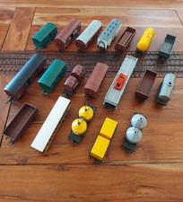 Gros lot de 18 wagons