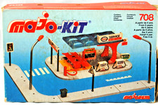 MINT MAJORETTE Majo-Kit No: 708 ESSO SERVICE STATION / GARAGE w PUMPS SIGNS LIFT