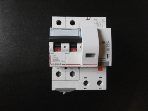 Disjoncteur bloc - c-32,
