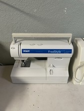 Pfaff 1522 Freestyle Sewing Machine with Pedal and Case