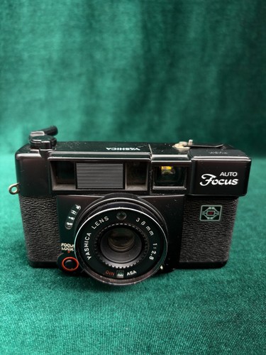 Vintage yashica auto focus - auto,