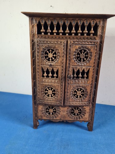 Superbe armoire bretonne jouet - superbe,