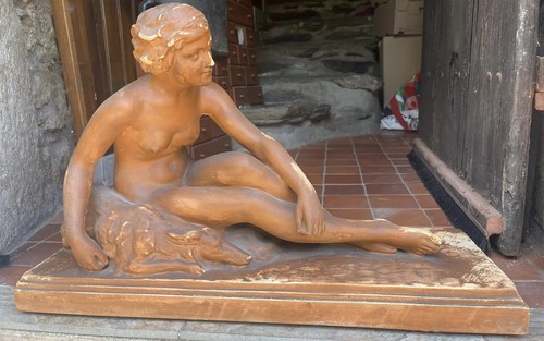 Grande statue terre - terre, cuite