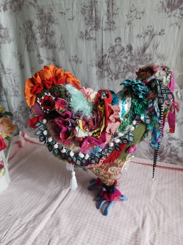 Poule papier mâché - , tissus