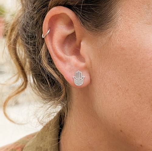 Boucles oreilles main - d,