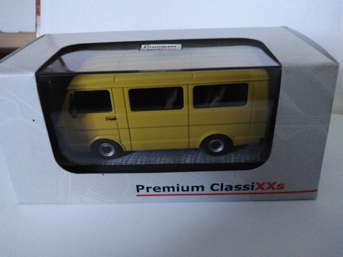 Volkswagen mini bus - 28,