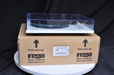 REGA PLANAR 3 P3 Turntable in White