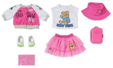 BABY born Deluxe reisoutfit met poppenjurk, muts, schoenen, paspoort en koffer v
