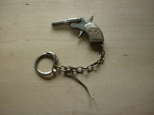 Ancien porte clé révolver - ancien,