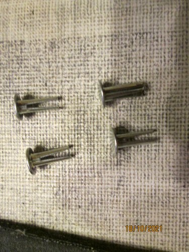 Rivets pour cimier casque - cimier,