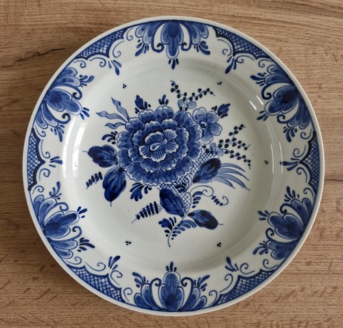 Tres belle assiette creuse - tres,