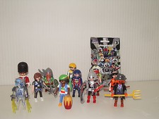 /// Figurine serie 3 figures