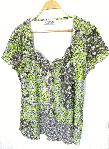 Petit haut vert - , fleuri