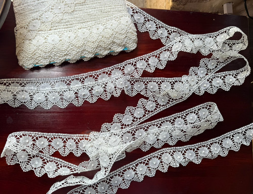 Dentelle ancienne aux - dentelle,