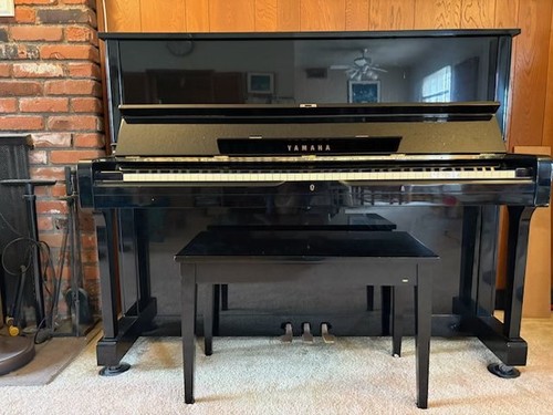 Piano upright with bench - upright,