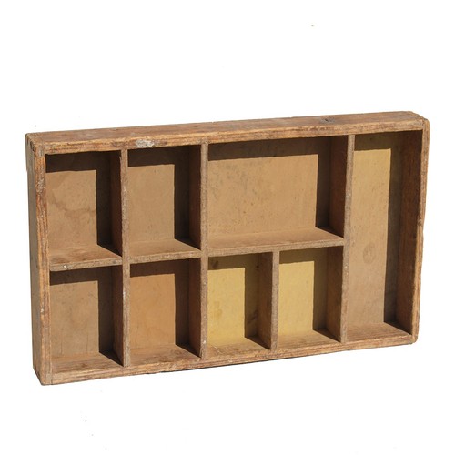Ancien petit meuble - , /