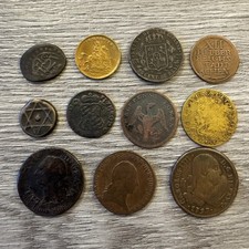 Lot De Monnaies Et Jetons Anciens À Identifier