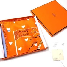 Foulard en soie HERMES Carre