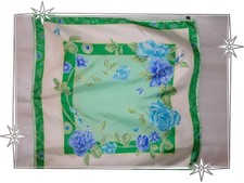Très Joli Foulard Carré